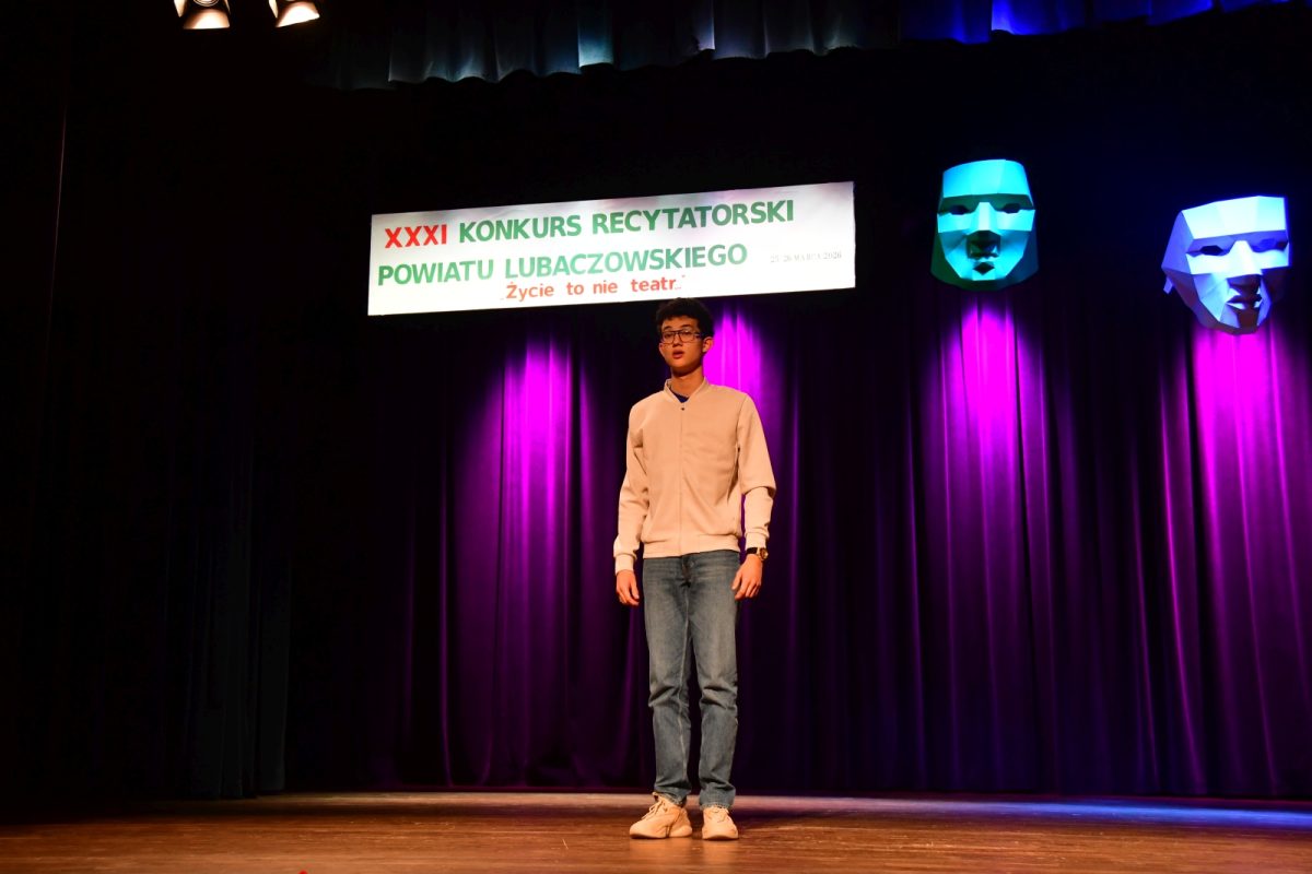 Obraz przedstawiający Wyłoniono najlepszych recytatorów w powiecie. Za nami konkurs "Życie to nie teatr"