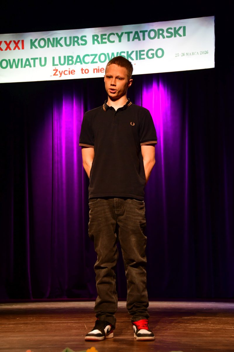 Obraz przedstawiający Wyłoniono najlepszych recytatorów w powiecie. Za nami konkurs "Życie to nie teatr"