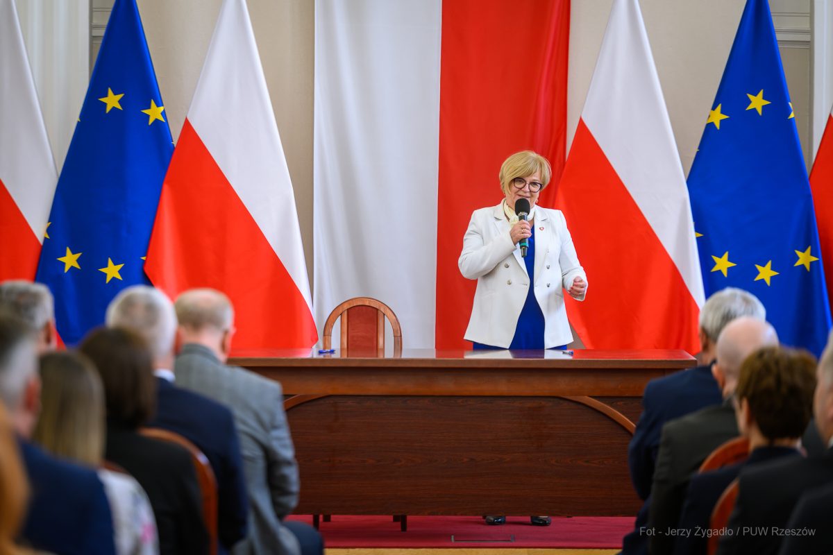 Obraz przedstawiający Program "Posiłek w szkole i w domu". Wsparcie dla mieszkańców naszych gmin