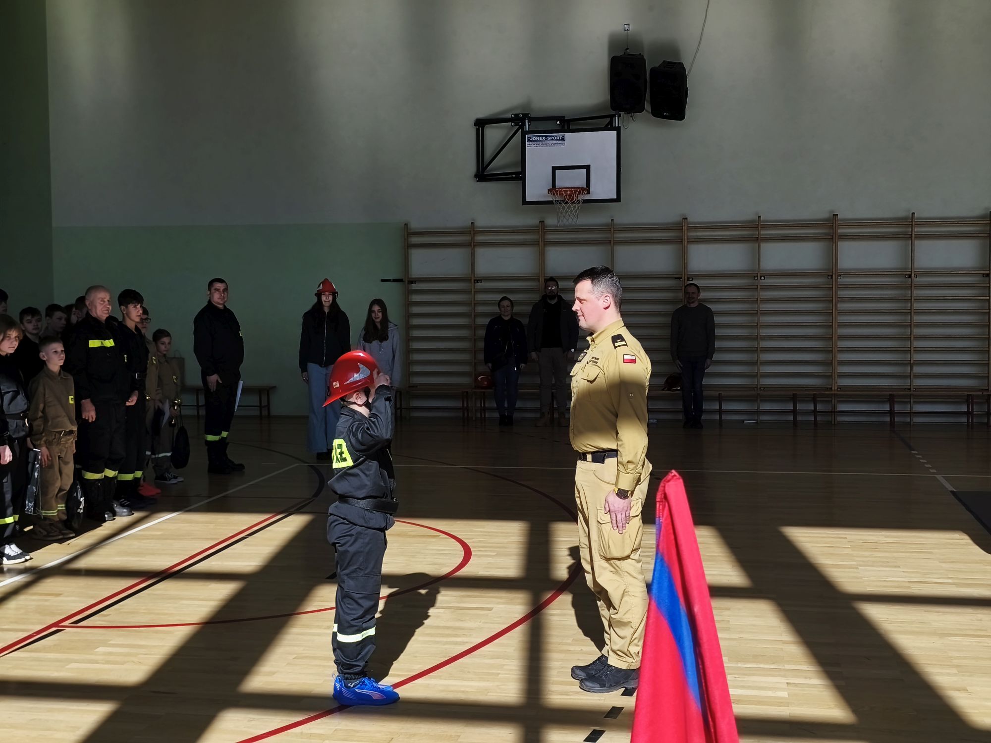 Obraz przedstawiający Za nami I Gminne Halowe Zawody Sportowo-Pożarnicze w Lisich Jamach
