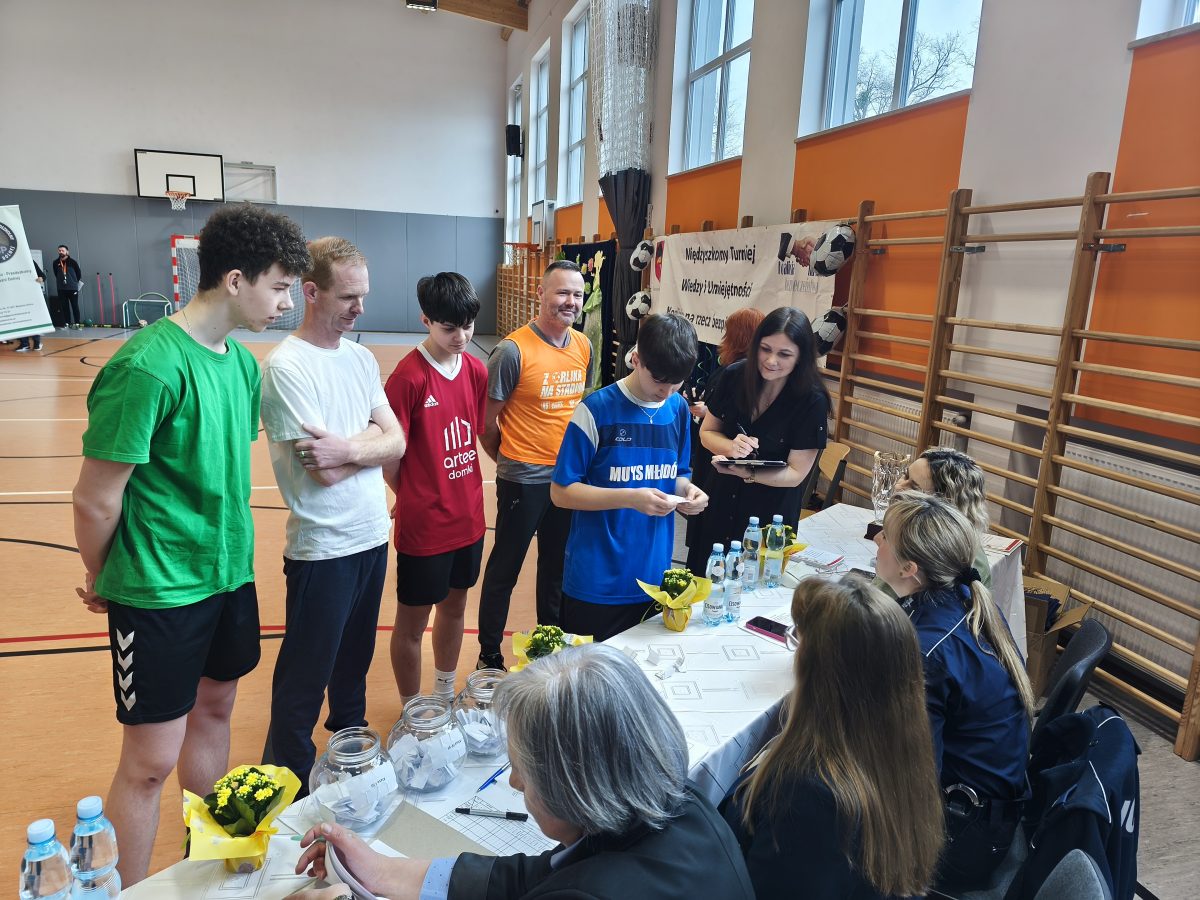 Obraz przedstawiający Sport i edukacja w Krowicy Samej