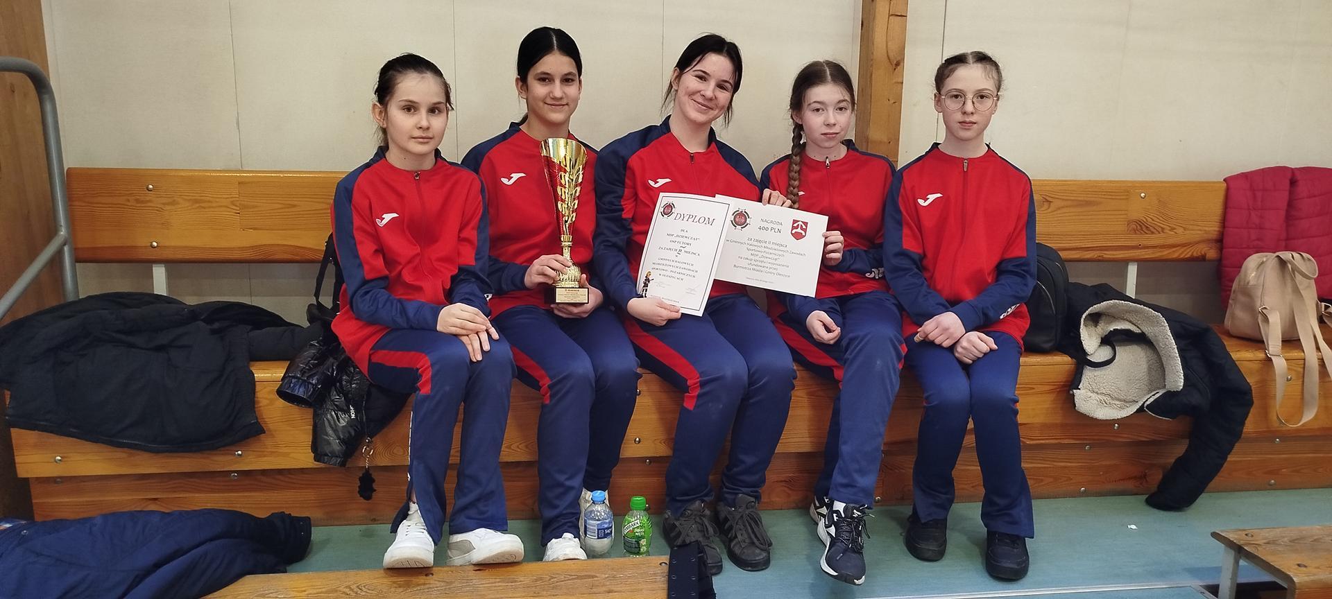 Obraz przedstawiający Udane Gminne Halowe Młodzieżowe Zawody Sportowo-Pożarnicze w Oleszycach