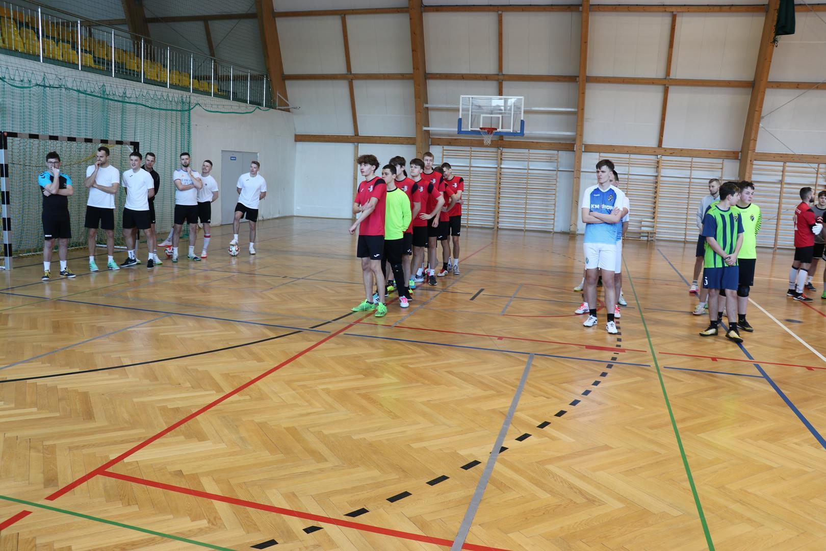 Obraz przedstawiający Lech Oleszyce triumfuje w XIV Turnieju o Puchar Burmistrza