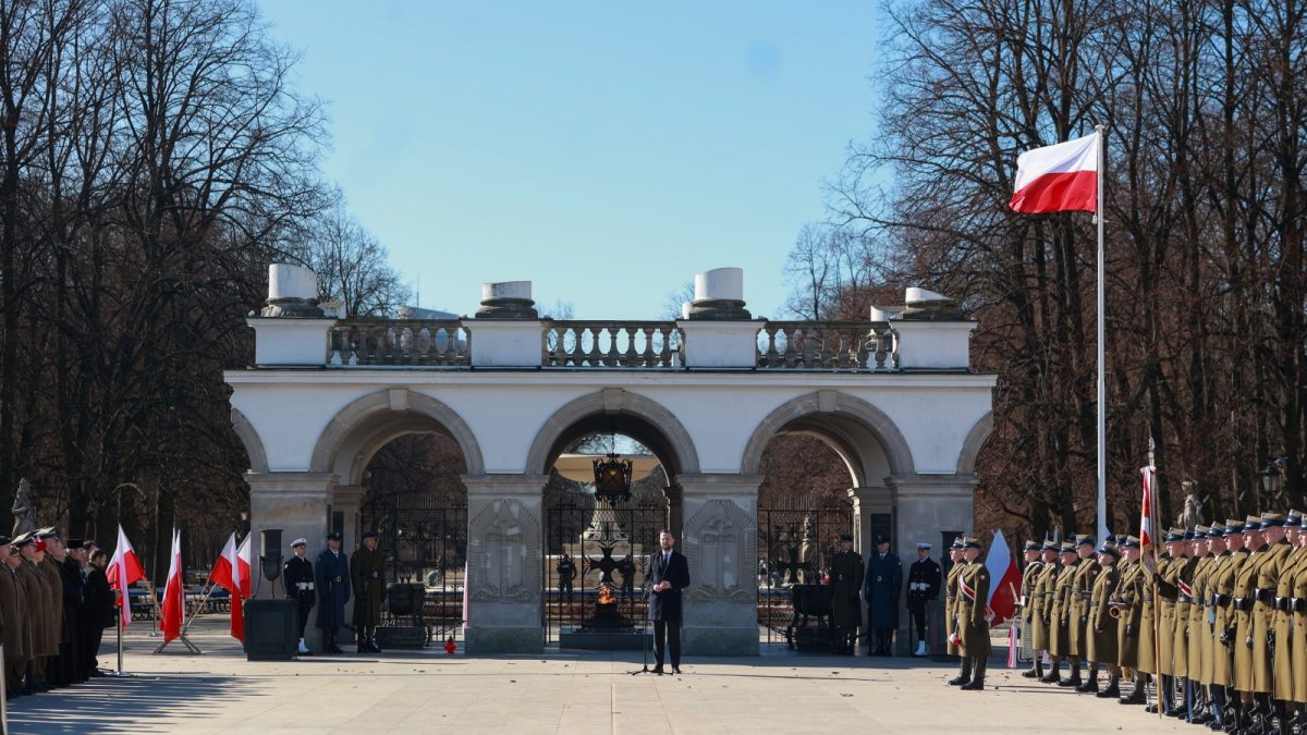 Obraz przedstawiający Bircza powróciła na tablice Grobu Nieznanego Żołnierza