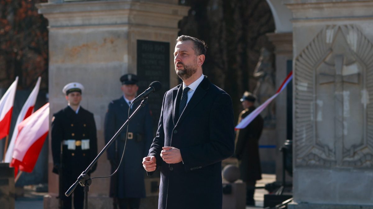 Obraz przedstawiający Bircza powróciła na tablice Grobu Nieznanego Żołnierza