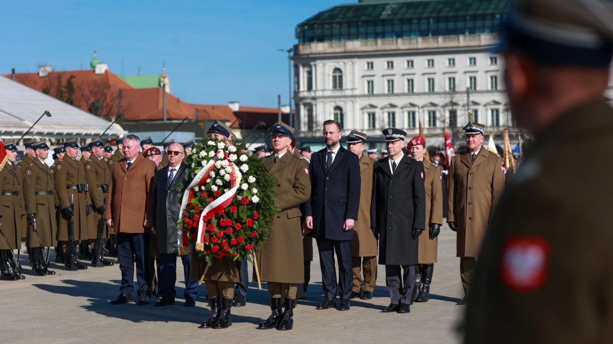 Obraz przedstawiający Bircza powróciła na tablice Grobu Nieznanego Żołnierza