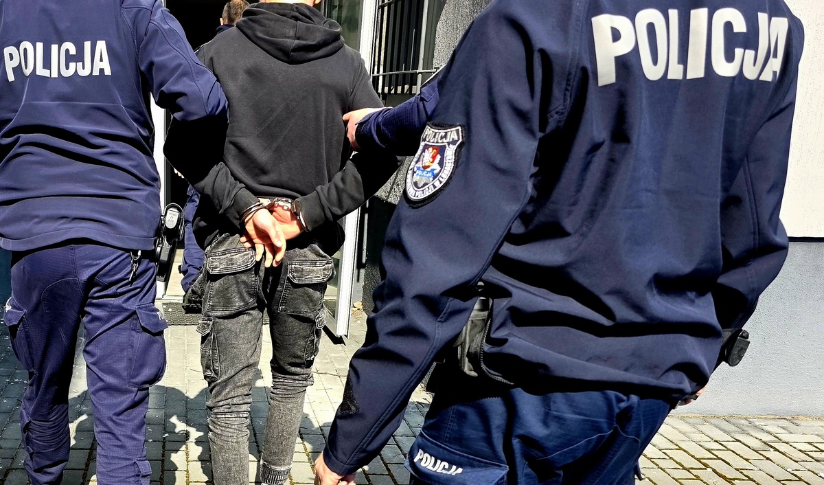 Obraz przedstawiający Nastolatkowie nagrywali zdarzenie w Wielkich Oczach? Decyzją sądu trafili do aresztu