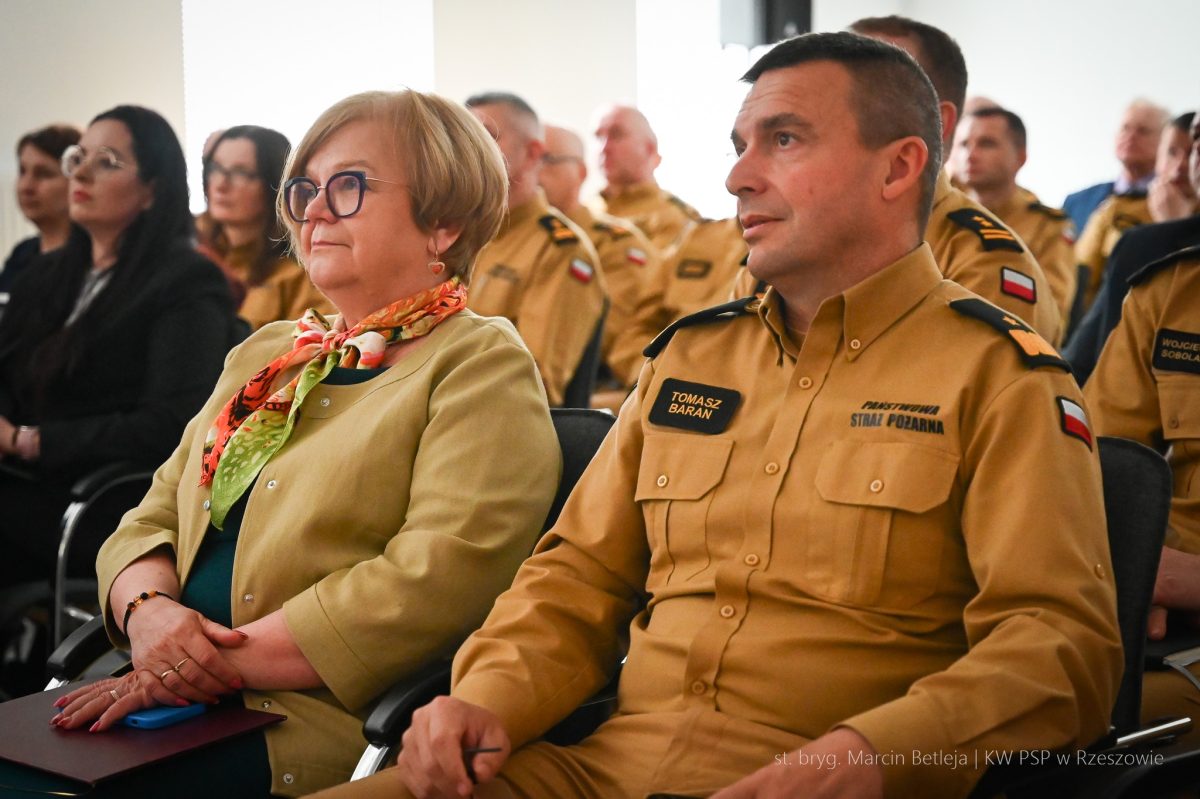 Obraz przedstawiający Podkarpacka Straż Pożarna stawia na ekologię i nowe technologie, także w Lubaczowie
