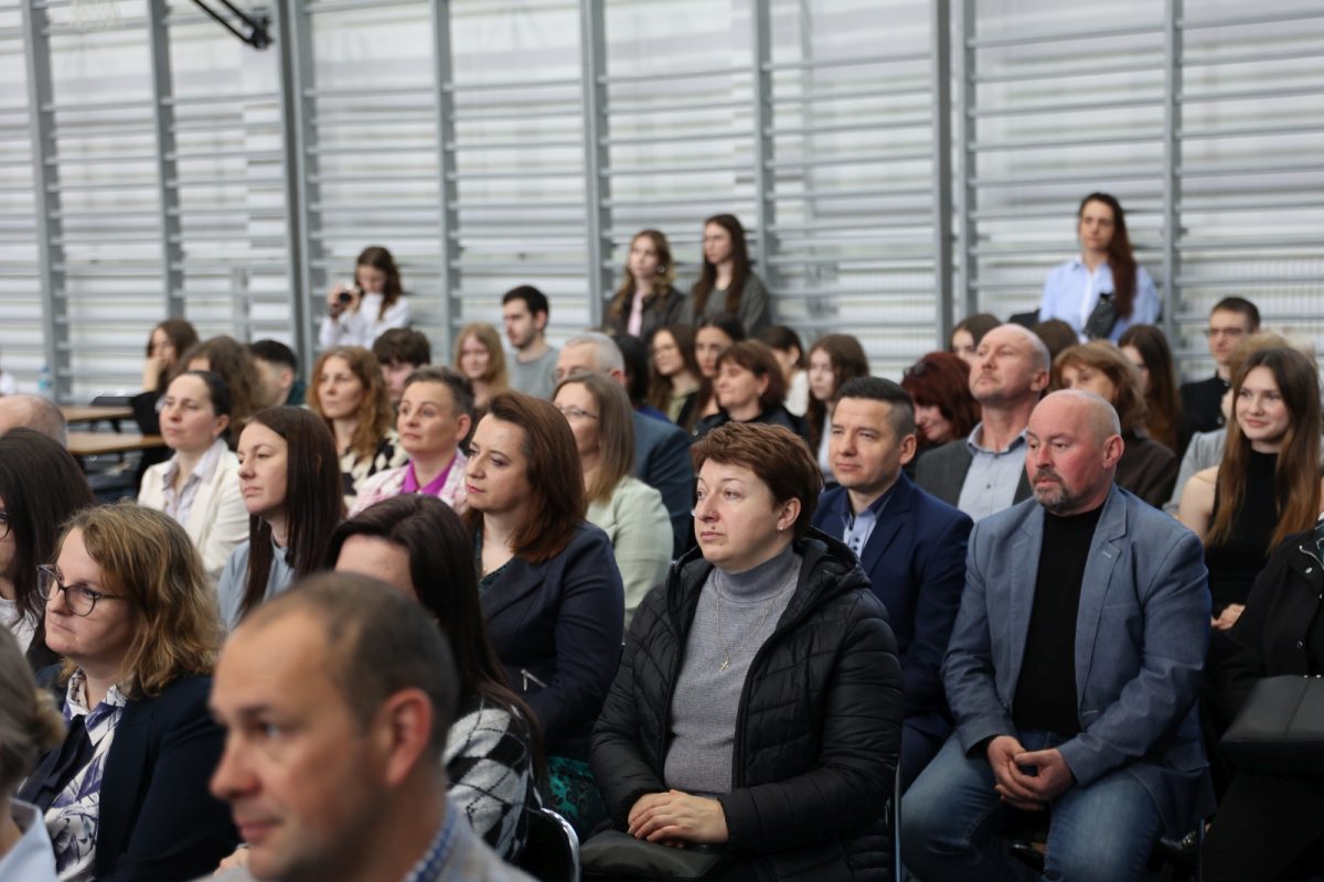 Obraz przedstawiający Stypendia oraz konkurs "Jestem KOŚCIUSZKO" w lubaczowskim liceum