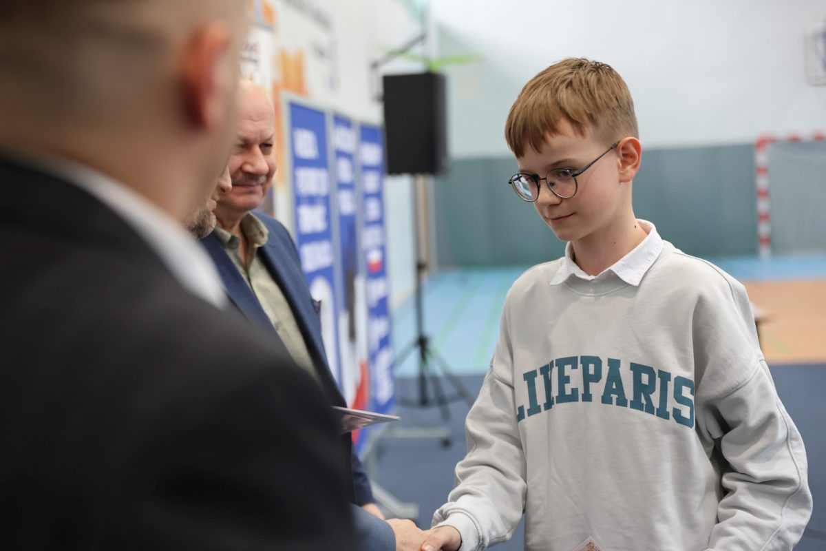 Obraz przedstawiający Stypendia oraz konkurs "Jestem KOŚCIUSZKO" w lubaczowskim liceum