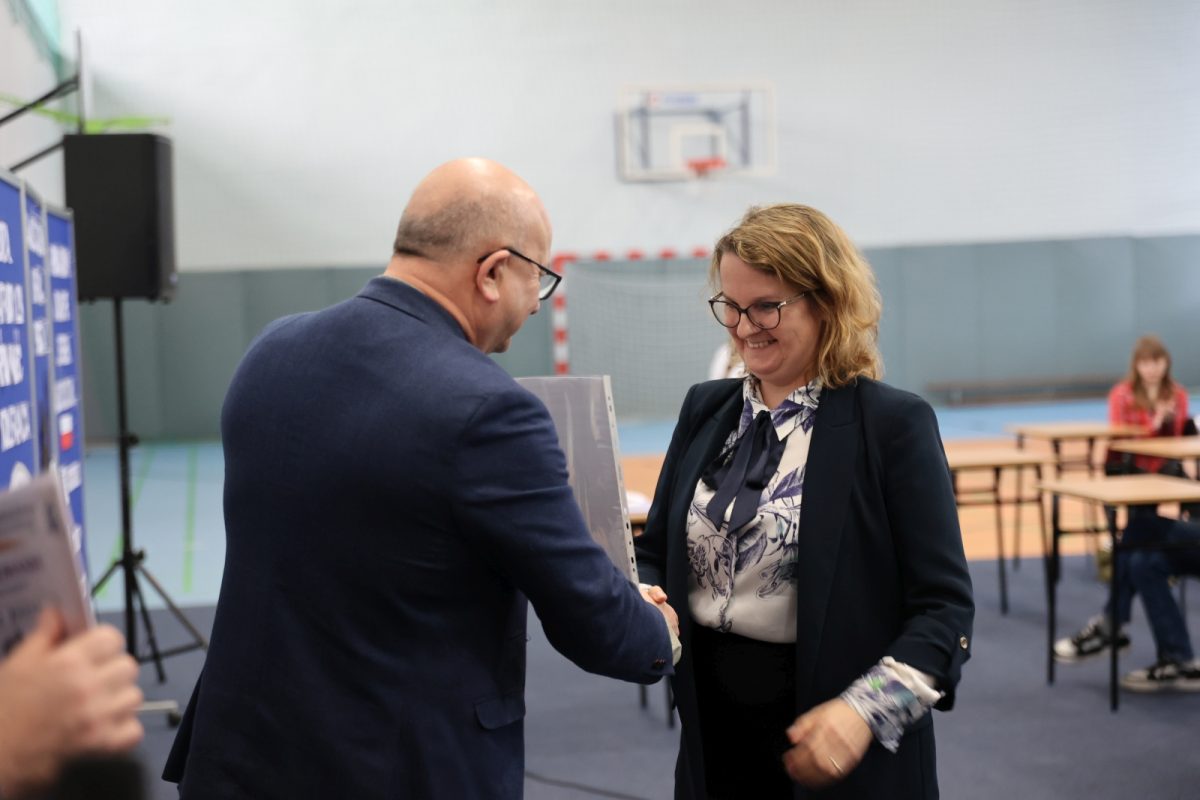 Obraz przedstawiający Stypendia oraz konkurs "Jestem KOŚCIUSZKO" w lubaczowskim liceum