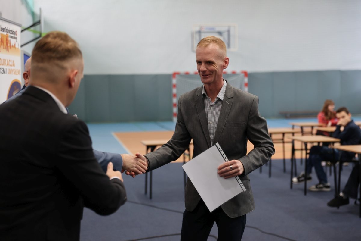 Obraz przedstawiający Stypendia oraz konkurs "Jestem KOŚCIUSZKO" w lubaczowskim liceum