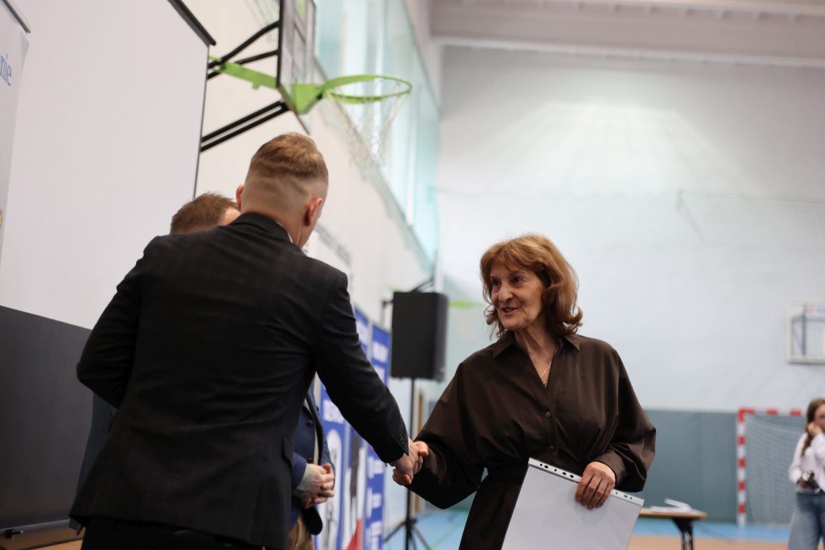 Obraz przedstawiający Stypendia oraz konkurs "Jestem KOŚCIUSZKO" w lubaczowskim liceum