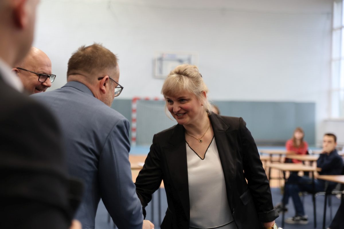 Obraz przedstawiający Stypendia oraz konkurs "Jestem KOŚCIUSZKO" w lubaczowskim liceum