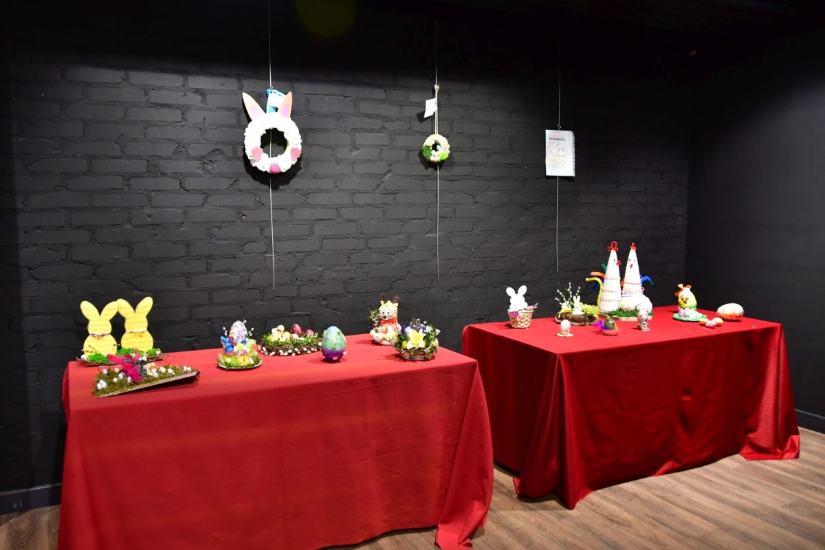 Obraz przedstawiający Pisanki i stroiki pełne tradycji i pomysłowości nagrodzone