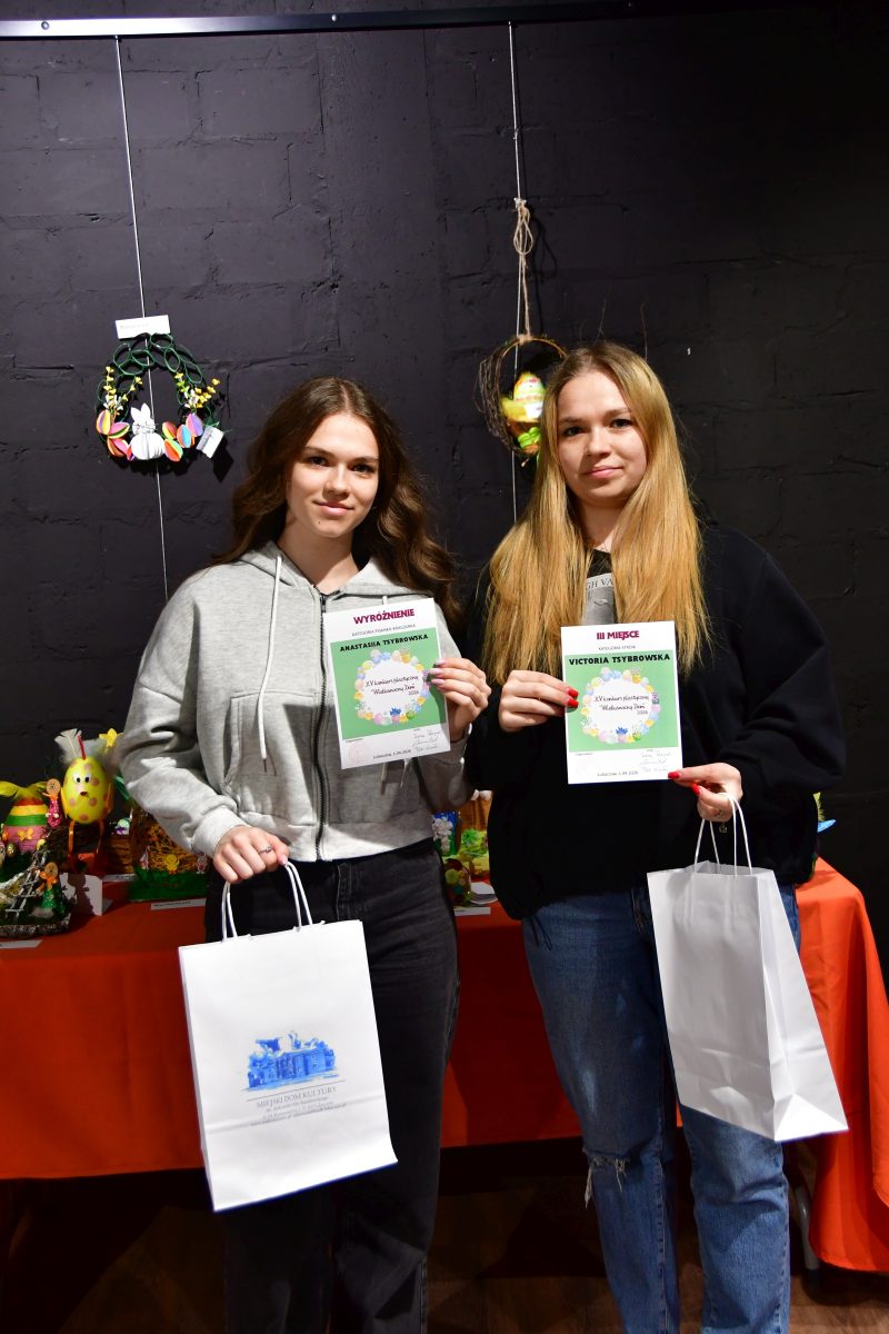 Obraz przedstawiający Pisanki i stroiki pełne tradycji i pomysłowości nagrodzone