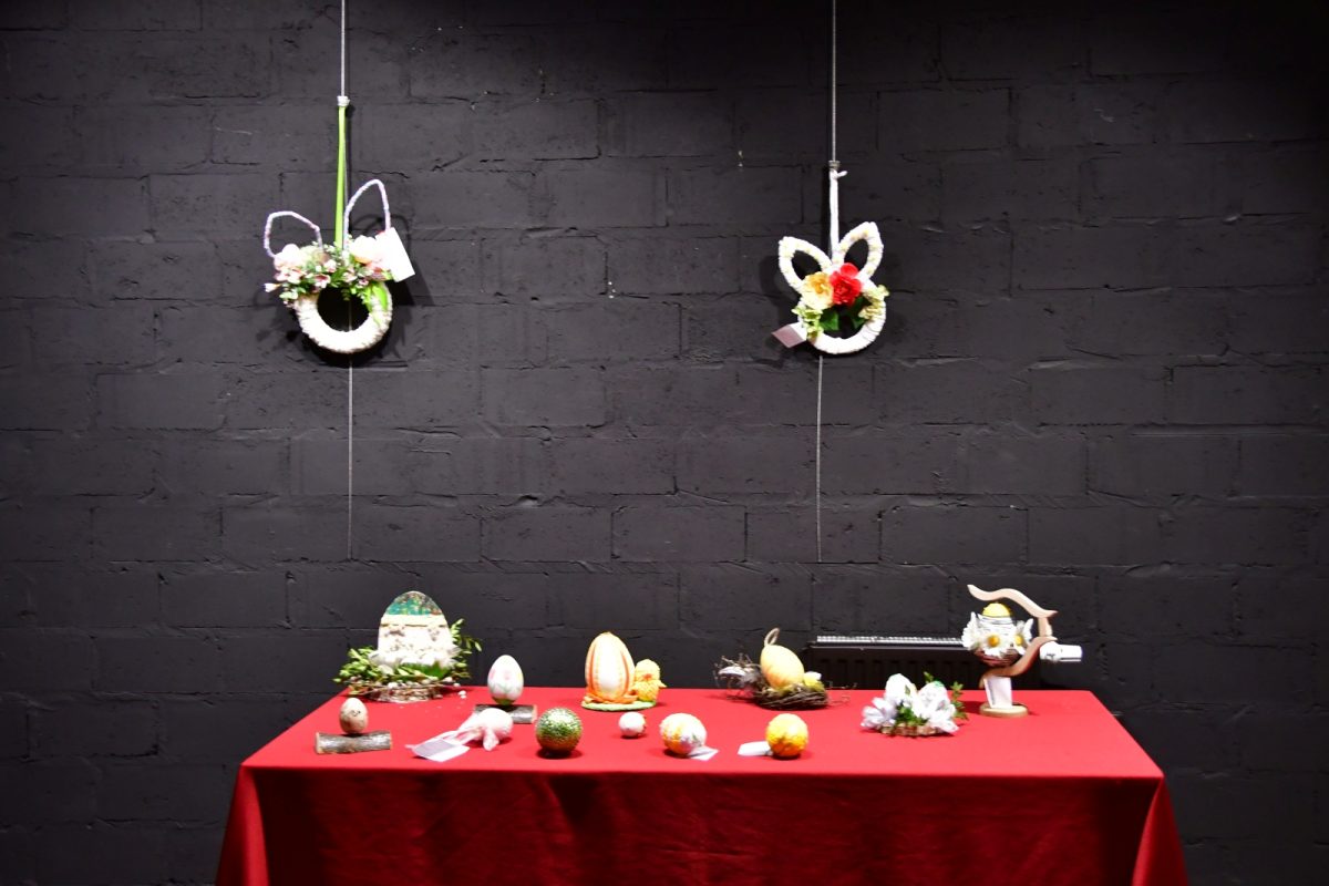 Obraz przedstawiający Pisanki i stroiki pełne tradycji i pomysłowości nagrodzone