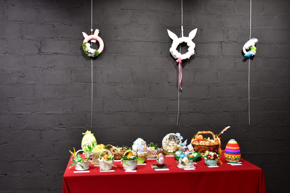 Obraz przedstawiający Pisanki i stroiki pełne tradycji i pomysłowości nagrodzone