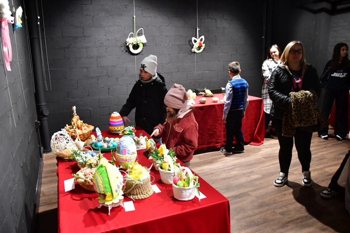 Obraz przedstawiający Pisanki i stroiki pełne tradycji i pomysłowości nagrodzone