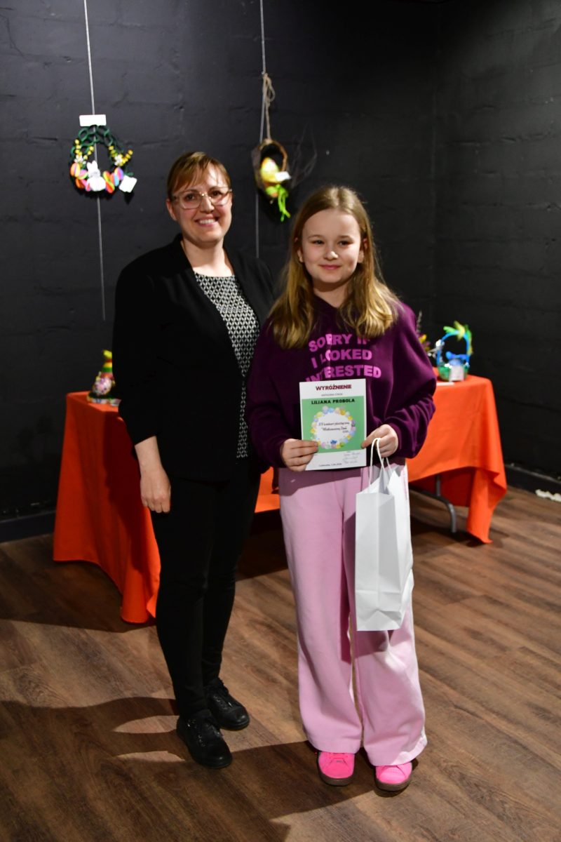 Obraz przedstawiający Pisanki i stroiki pełne tradycji i pomysłowości nagrodzone