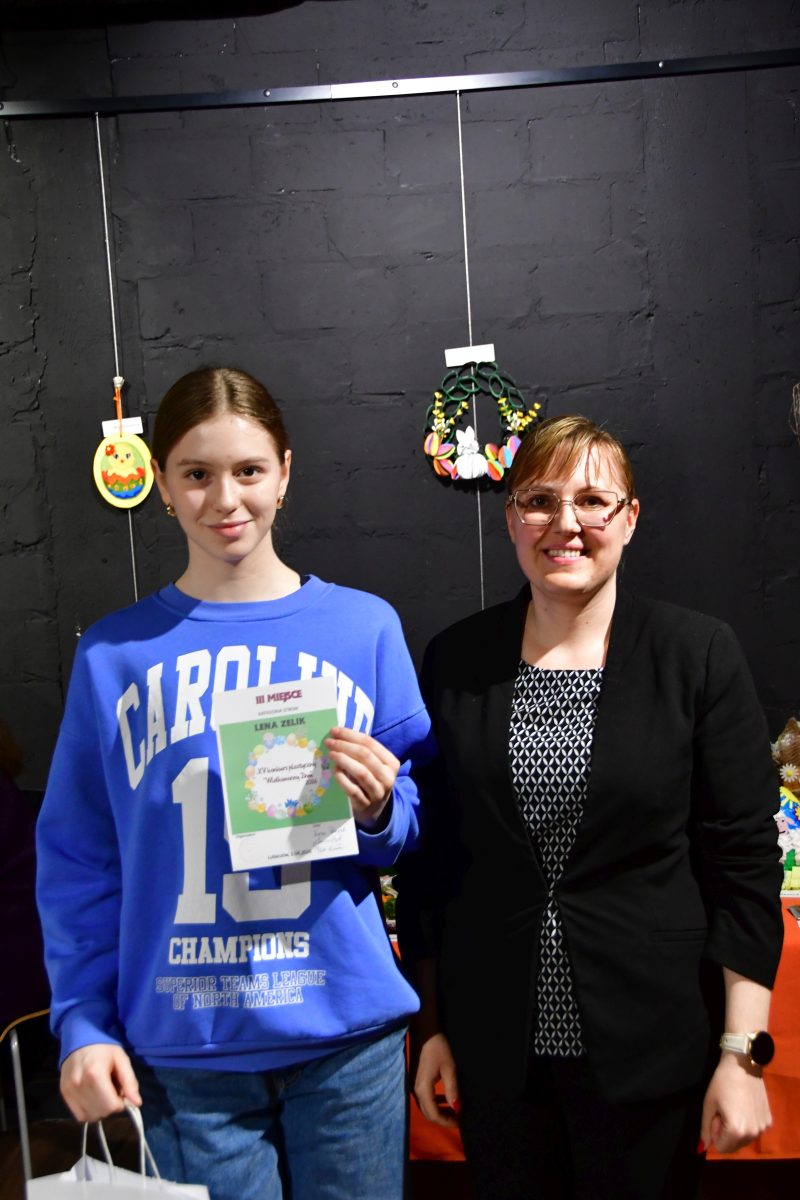 Obraz przedstawiający Pisanki i stroiki pełne tradycji i pomysłowości nagrodzone