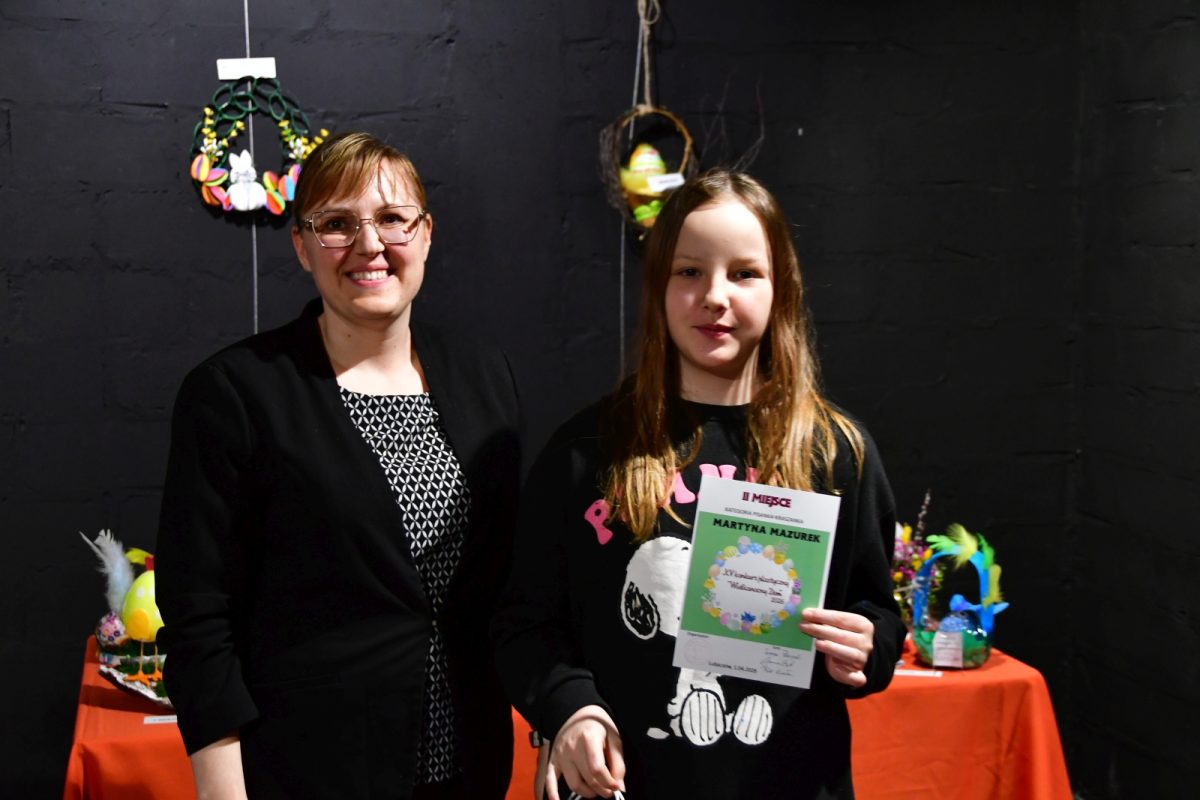 Obraz przedstawiający Pisanki i stroiki pełne tradycji i pomysłowości nagrodzone