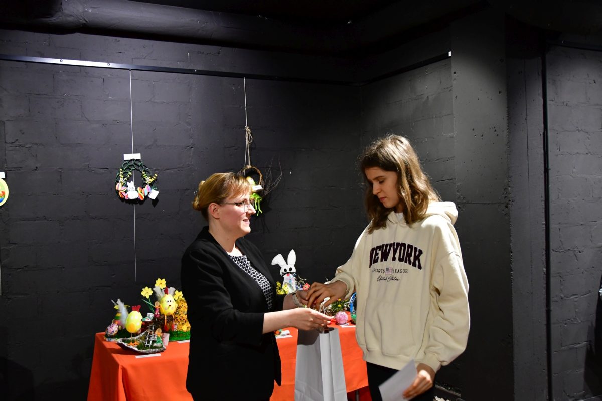 Obraz przedstawiający Pisanki i stroiki pełne tradycji i pomysłowości nagrodzone