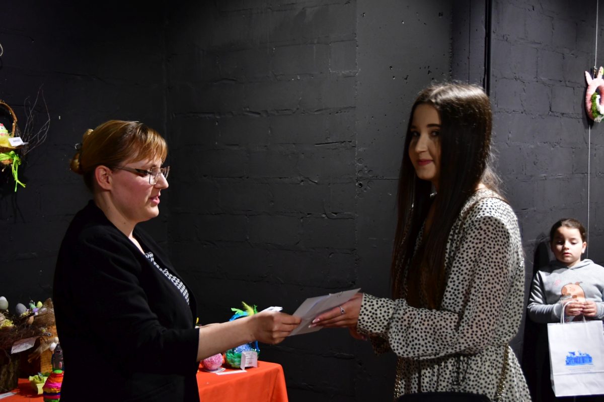 Obraz przedstawiający Pisanki i stroiki pełne tradycji i pomysłowości nagrodzone