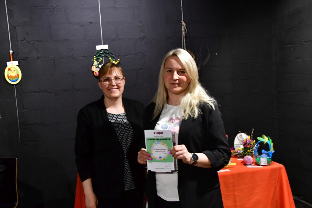 Obraz przedstawiający Pisanki i stroiki pełne tradycji i pomysłowości nagrodzone